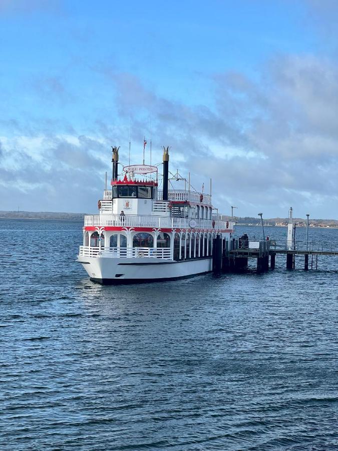 Segelund - Zeit Fuer Uns- Ruhige Und Sonnige Ferienwohnung Mit Terrasse Und Garten Nahe Strand Und Ostsee Schonhagen  Bagian luar foto