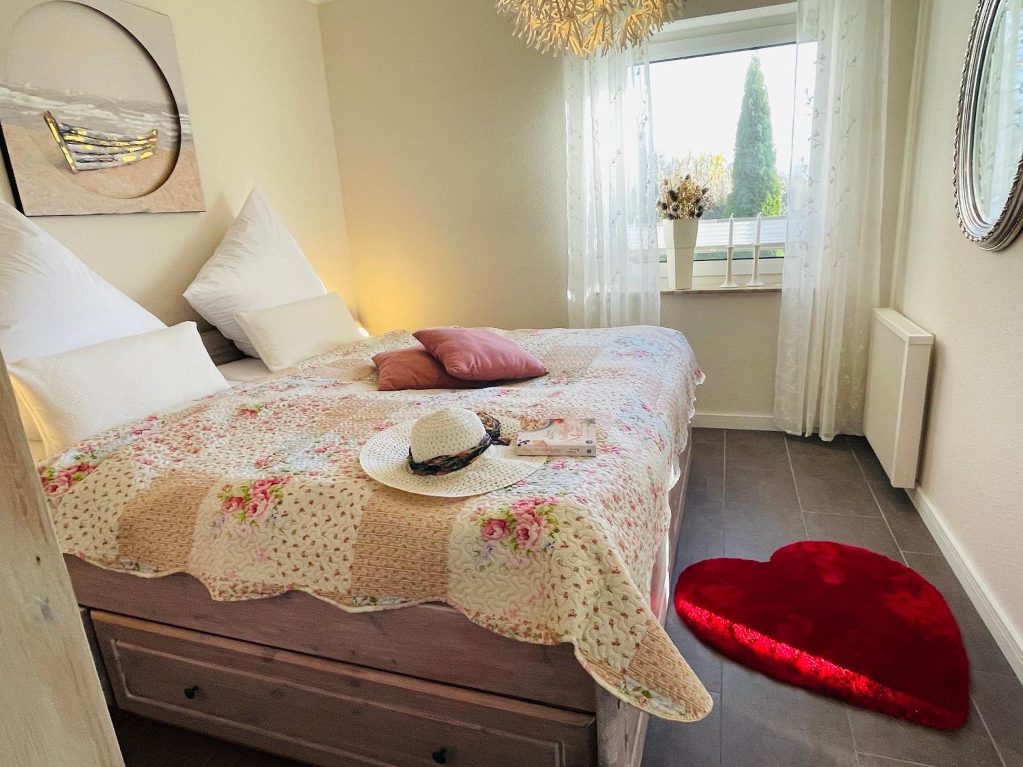 Segelund - Zeit Fuer Uns- Ruhige Und Sonnige Ferienwohnung Mit Terrasse Und Garten Nahe Strand Und Ostsee Schonhagen  Bagian luar foto