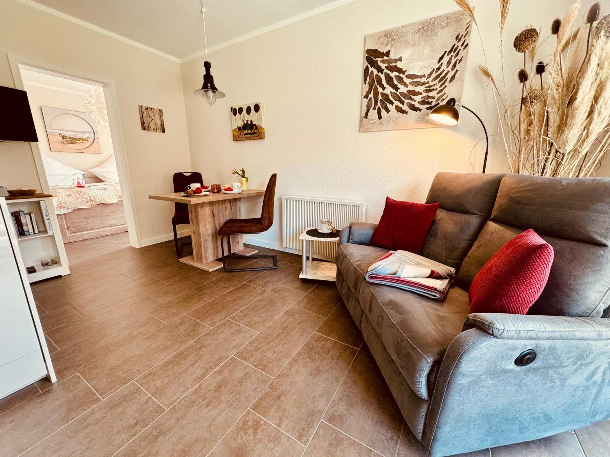 Segelund - Zeit Fuer Uns- Ruhige Und Sonnige Ferienwohnung Mit Terrasse Und Garten Nahe Strand Und Ostsee Schonhagen  Bagian luar foto