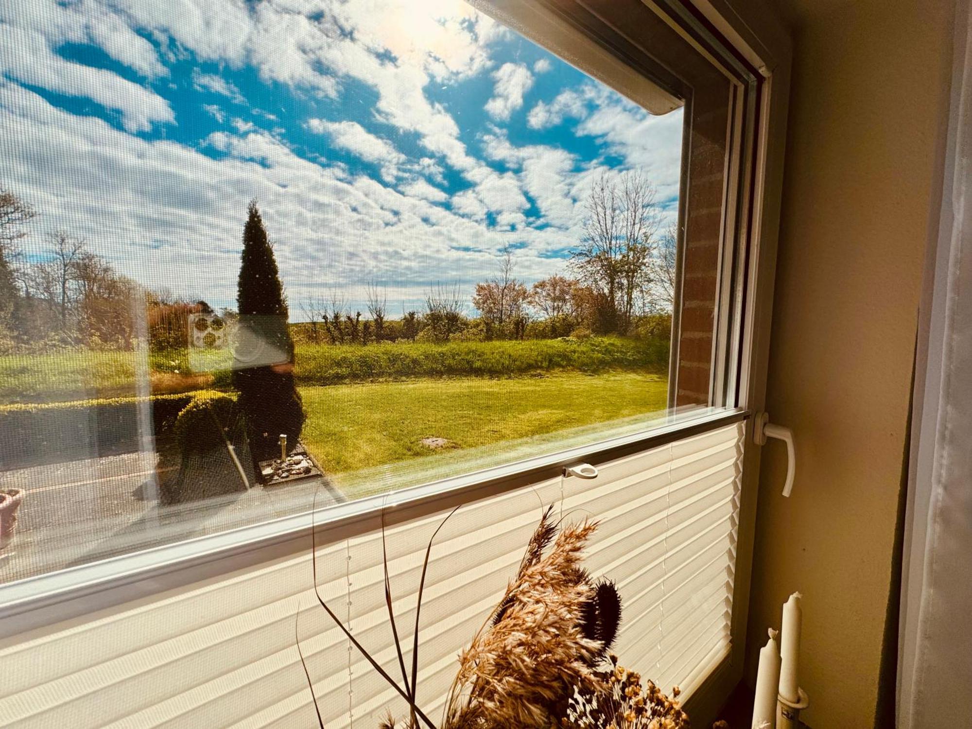 Segelund - Zeit Fuer Uns- Ruhige Und Sonnige Ferienwohnung Mit Terrasse Und Garten Nahe Strand Und Ostsee Schonhagen  Bagian luar foto
